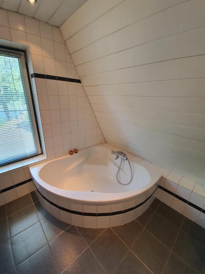 Bed and Breakfast De Vliegende Vlinder à Nederweert Extérieur photo